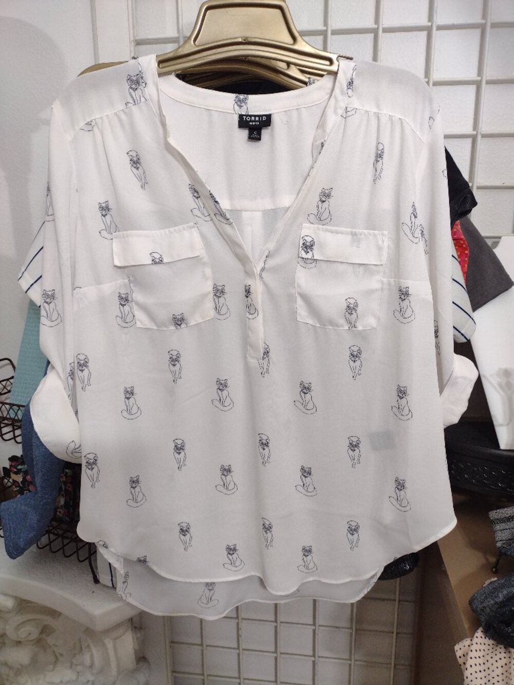 Torrid Harper Size 0 Sheer Blouse Cats Pockets 3/4 Sleeve Cuffs V-Neck
